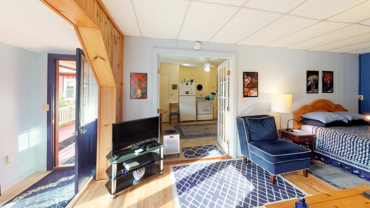Cavalier Cottage B&B Shelburne Falls Екстериор снимка
